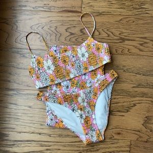 Triangle | INESA Set in Retired Pattern + Bag